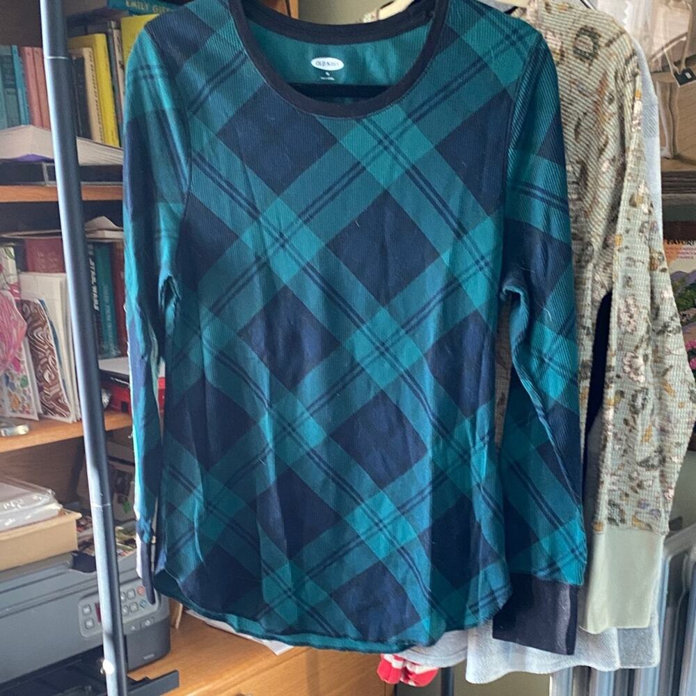 Old Navy Long Sleeve Waffle Tee In Black Watch Plaid